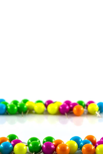 Kleurrijke Drukknopen Witte Achtergrond — Stockfoto