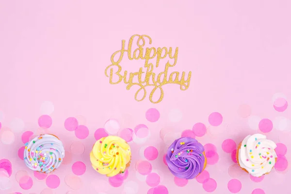 Yaratıcı Pastel Fantezi Tebrik Kartı Cupcake Mutlu Yıllar Yazı Bebek — Stok fotoğraf