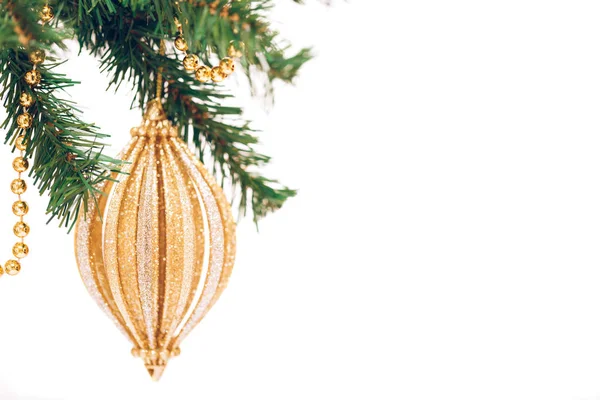 나무에 크리스마스 장난감 계절입니다 개념입니다 소프트 포커스입니다 — 스톡 사진