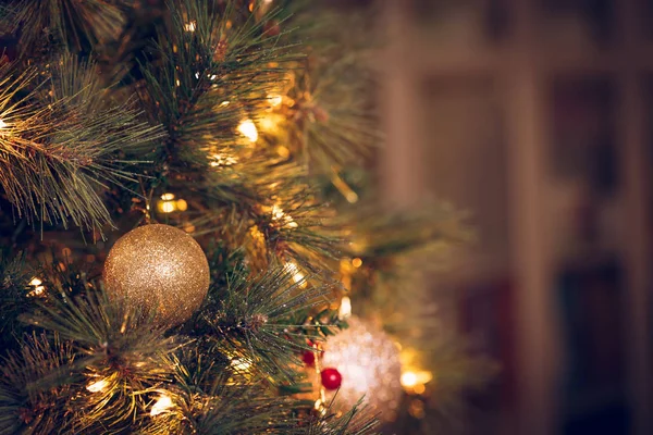 Sezónní Zázemí Vánoční Hračky Stromě Koncept Oslav Měkké Zaostření Horizontální — Stock fotografie