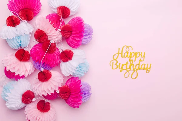 Kağıt Cupcakes Garland Mutlu Yıllar Üzerinde Yazı Arka Plan Pembe — Stok fotoğraf