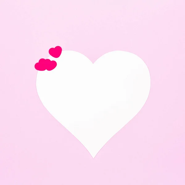 Weißes Herz Auf Pastellrosa Hintergrund Valentinstag Konzept Trendiges Design Hintergrund — Stockfoto