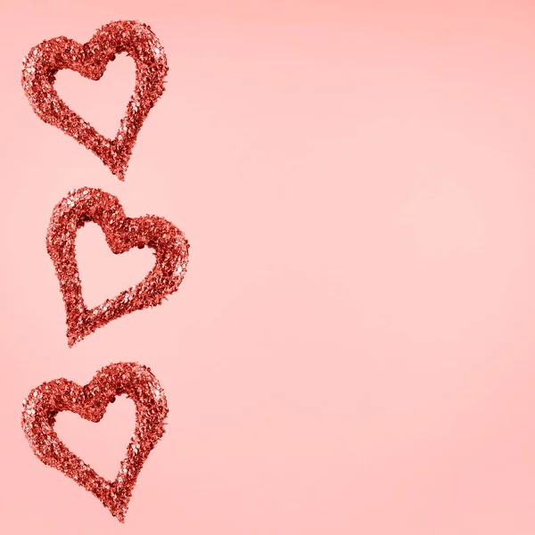 Corazones Brillantes Sobre Fondo Rosa Día San Valentín Concepto Amor —  Fotos de Stock