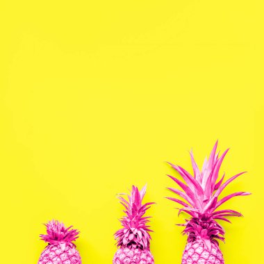 Sarı katı damla tonda ananas