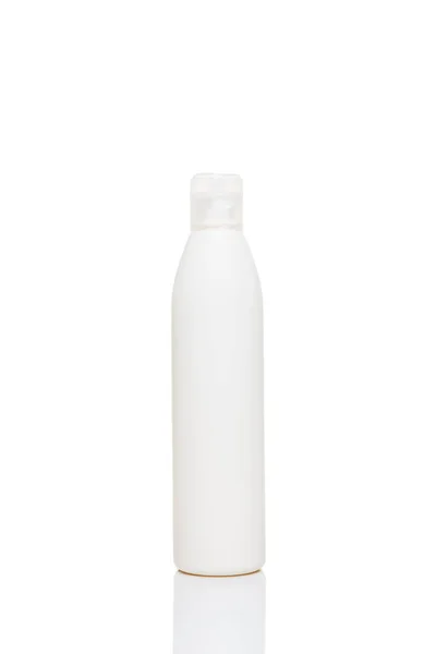Padrão de varejo 250 ml loção ou frasco de xampu isolado em branco — Fotografia de Stock