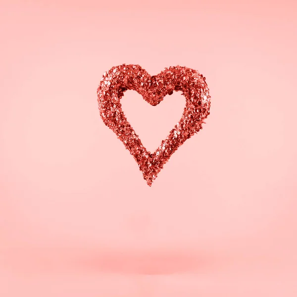 Coeur Scintillant Sur Fond Rose Saint Valentin Et Concept D Amour Carre Embarcation Luxe Stock Photo Coeur Scintillant Sur Fond Rose Saint Valentin Et Concept D Amour Carre Embarcation Luxe Stock Photo