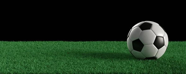 Futbol Topu Afiş Yeşil Çimenlerin Üzerinde Klasik Siyah Arka Plan — Stok fotoğraf