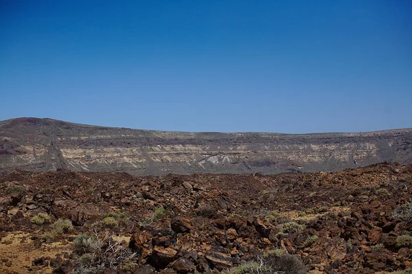 El paisaje pedregoso de otro planeta, volcán, roca, subida, natu —  Fotos de Stock