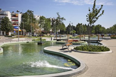 Caplina 'daki tren istasyonunun yanındaki meydanda. Bosna-Hersek