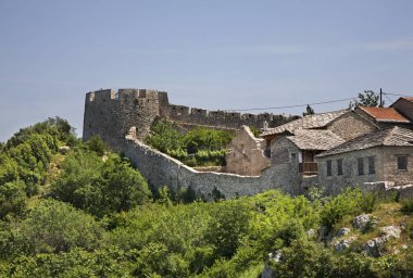 Pocitelj 'deki eski harabe kale. Bosna-Hersek