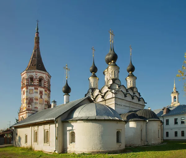 ペルガムのアンティパス教会 Antipiyevskaya とスズダルの聖ラザロ教会 Lazarevskaya ウラジーミル ロシア — ストック写真