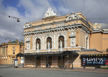 Saint Petersburg 'daki Fontanka nehrinin yakınındaki Ciniselli sirki. Rusya