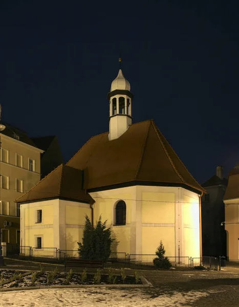 Церква Богородиці Скорбот Вальбріху Польща — стокове фото