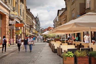 Oradea 'daki Republicii Bulvarı. Romanya