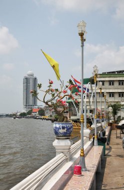 Bangkok 'taki Chao Phraya nehrinin seti. Tayland Krallığı