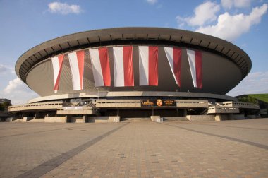 Katowice 'deki Spodek arena kompleksi. Polonya