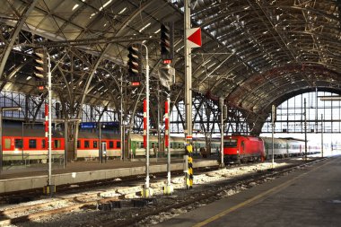 Prag 'daki ana tren istasyonu. Çek Cumhuriyeti
