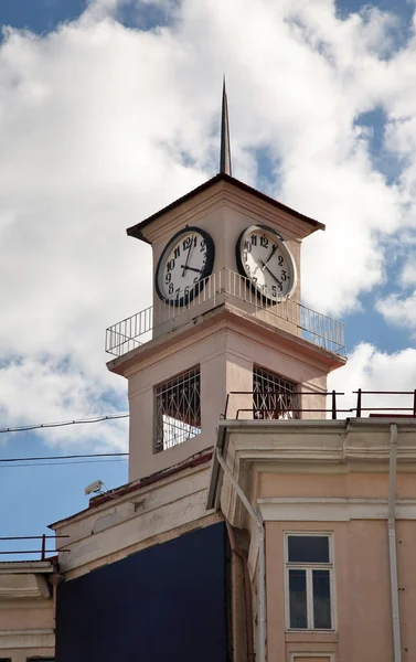 Prédio Com Torre Relógio Rua Vermelha Krasnodar Rússia — Fotografia de Stock