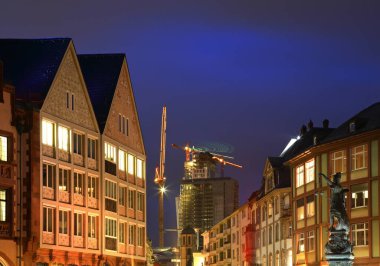 Frankfurt am Main 'deki Romerberg Plaza (Roemer Meydanı). Almanya