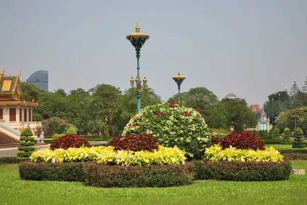 Phnom Penh 'deki Kraliyet Sarayı (Preah Barum Reachea Veang Nei Preah Reacheanachak Kampuchea). Kamboçya