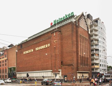 Amsterdam 'da Heineken Bira Fabrikası. Hollanda