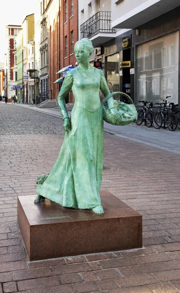 Statue Woman Baker Garbary Street Torun Poland — Stock Photo, Image