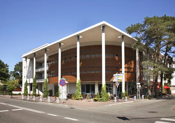 Edificio Moderno Jurata Polonia — Foto de Stock