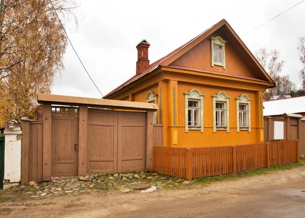 Velha Casa Madeira Bairro Histórico Plyos Oblast Ivanovo Rússia — Fotografia de Stock