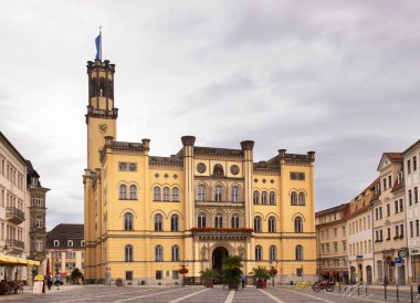 Zittau 'daki Market Meydanı' ndaki kasaba evi. Almanya