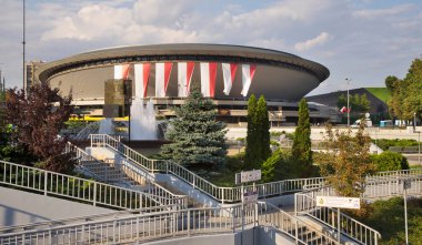 Katowice 'deki Spodek arena kompleksi. Polonya