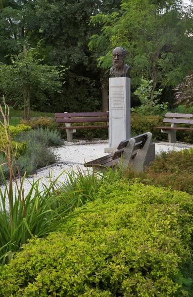 卡托维兹纪念公园的希波克拉底纪念碑 — 图库照片