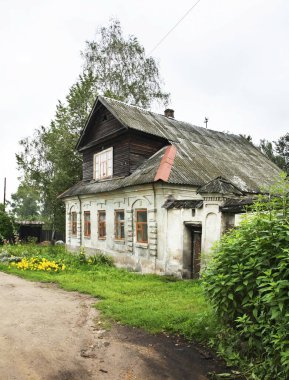 Ostashkov 'da eski bir cadde. Rusya