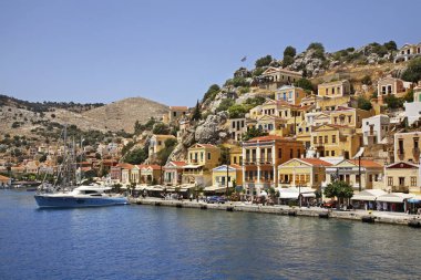 Ano Symi 'deki Gialos Körfezi. Yunanistan