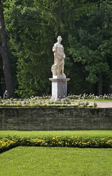 파블롭스크 궁전과 상트페테르부르크 공원이 러시아 — 스톡 사진