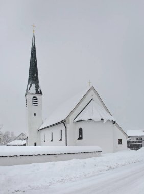Graswang köyündeki St. Mary Kilisesi. Bavyera 'da. Almanya