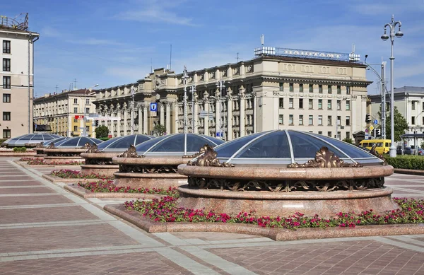 Minsk 'teki Independence Meydanı. Beyaz Rusya