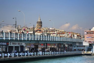 İstanbul 'daki Galata Köprüsü. Türkiye