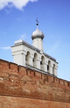 Büyük Novgorod 'daki (Veliky Novgorod) Aziz Sophia Katedrali' nin çan kulesi. Rusya