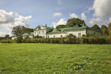 Yasnaya Polyana - Parlak Glade çiftliği. Leo Tolstoy müzesindeki Volkonsky 'nin evi. Oblastlı Tula. Rusya