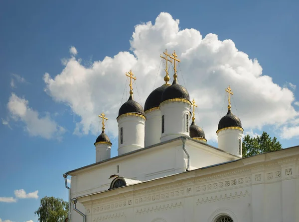 Kirche Der Lebenspendenden Dreifaltigkeit Weiße Dreifaltigkeit Tver Russland — Stockfoto