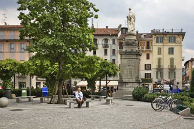 Como 'daki Alessandro Volta Meydanı. İtalya