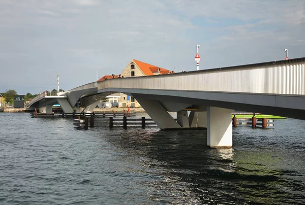 Kopenhag 'daki İç Liman Köprüsü (Inderhavnsbroen). Danimarka