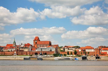 Torun 'un panoramik görüntüsü. Polonya