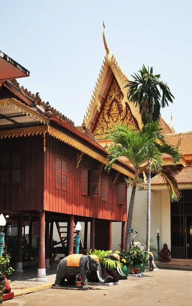 Королівський Палац Preah Barum Reachea Veang Nei Preah Reacheanachak Kampuchea — стокове фото