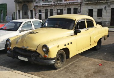 Havana 'da eski bir araba. Küba