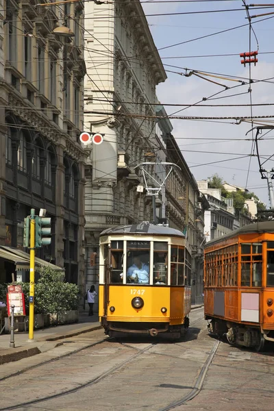 Milano 'daki tramvay. Lombardiya. İtalya