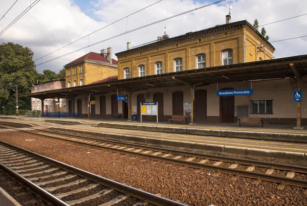 Kowalewo Pomorskieの鉄道駅 ポーランド — ストック写真
