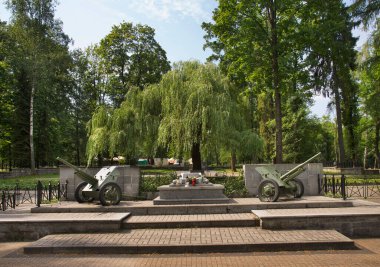 Rabka-Zdroj 'daki Spa parkında Sovyet askerlerinin mezarlığı. Polonya
