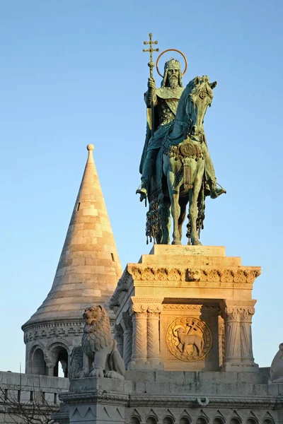 Budapeşte 'deki Kral Aziz Stephen anıtı. Macaristan