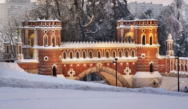 Tsaritsyno 'da bir köprü buldum. Moskova. Rusya